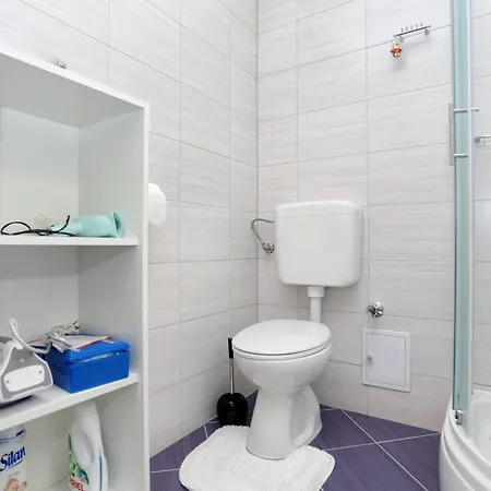 Apartmán With Wifi - 13723 Split