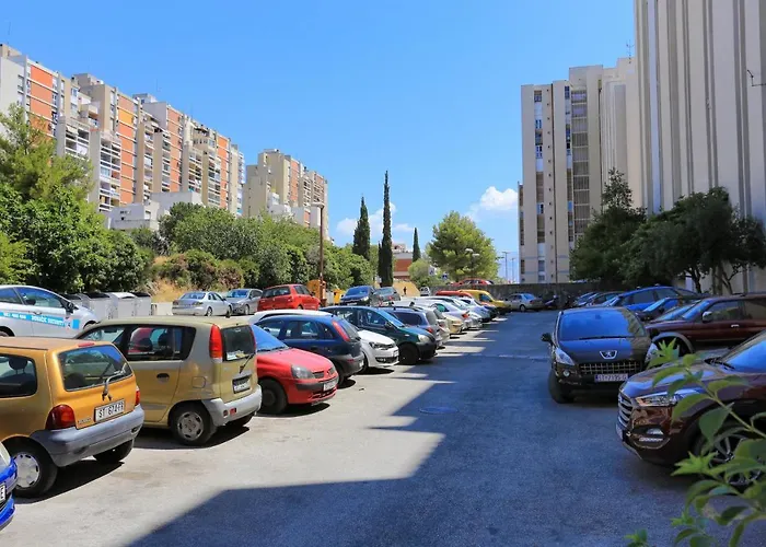 With Wifi - 13723 Apartment Split