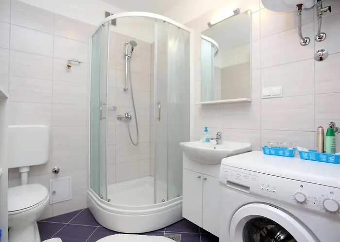 With Wifi - 13723 Apartment Split