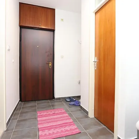 With Wifi - 13723 Apartment Split